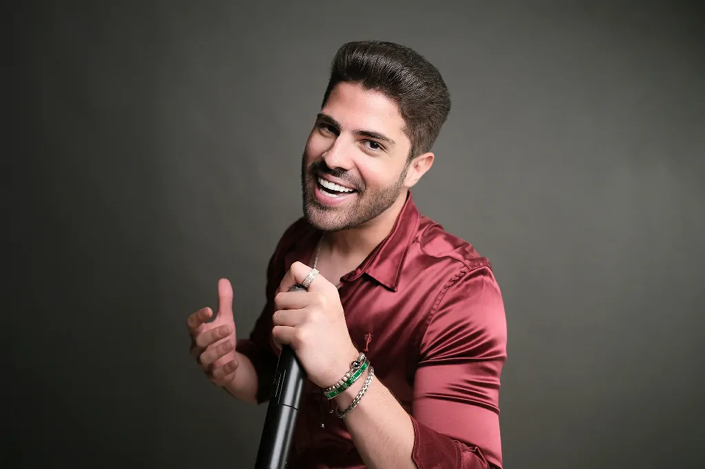 Cantor Fernando Guedes é destaque na Virada Cultural Turística em Palmas com show de sertanejo contemporâneo.