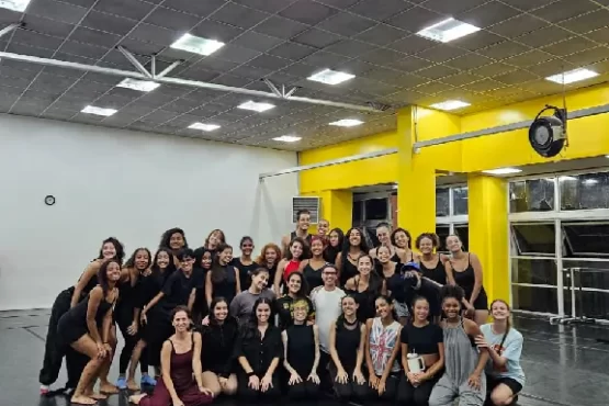 Lamira Artes Cênicas celebra 15 anos com temporada de sucesso