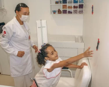 Sabin inaugura sala adaptada para pacientes com TEA em Palmas e amplia atendimento inclusivo e humanizado.