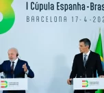 Lula e Pedro Sánchez defendem, em Barcelona, a importância da regulamentação das redes sociais