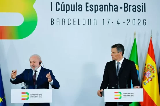 Lula e Pedro Sánchez defendem, em Barcelona, a importância da regulamentação das redes sociais