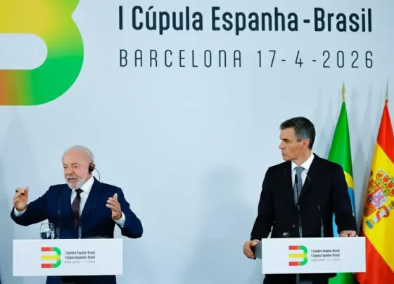 Lula e Pedro Sánchez defendem, em Barcelona, a importância da regulamentação das redes sociais