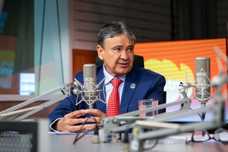 Ministro Wellington Dias afirma que Bolsa Família ajudou mais de 5 milhões de famílias a saírem da pobreza desde 2023.