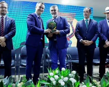 Presidente da Aleto é homenageado