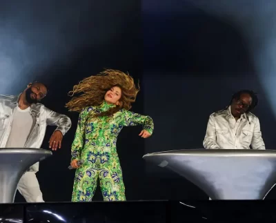 Shakira reúne 2 milhões em Copacabana durante show histórico