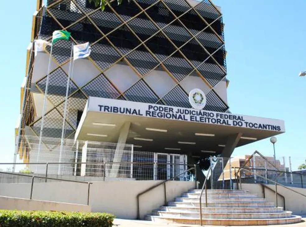 Justiça suspende pesquisa eleitoral