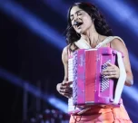 Arraiá Capital reúne multidão com show de Lucy Alves