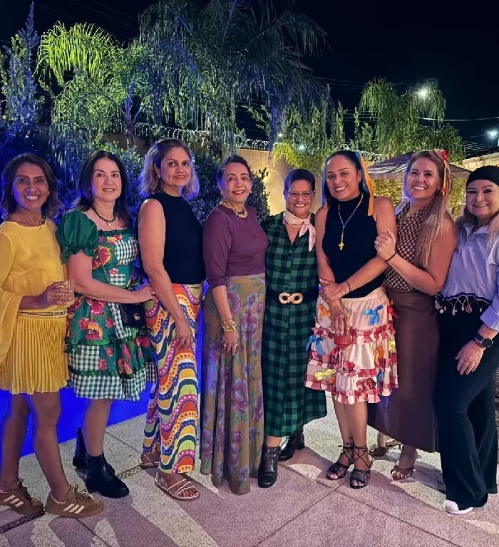 Poderosas celebram festa junina, aniversariante e torcida pelo Brasil em noite especial